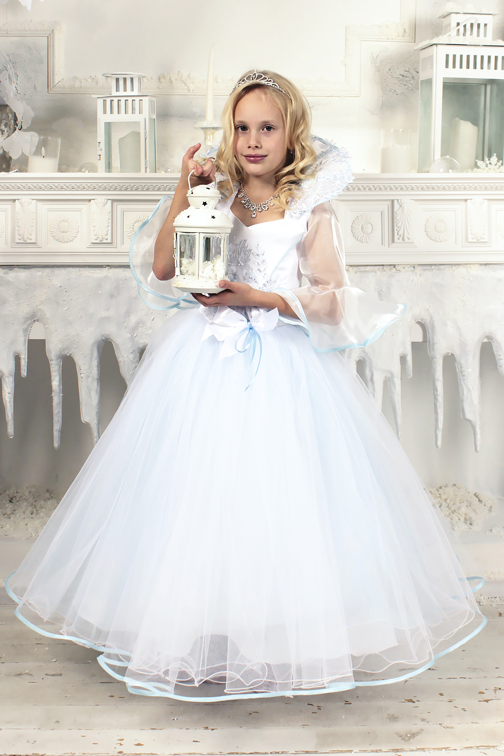 Платье Снежная королева. Цвет белый/голубой